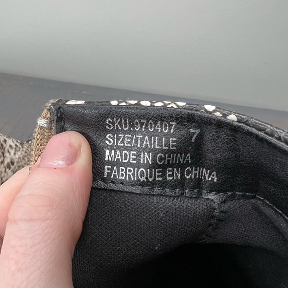 Snake Print Ankle Booties Size 7 - Picture 6 of 8